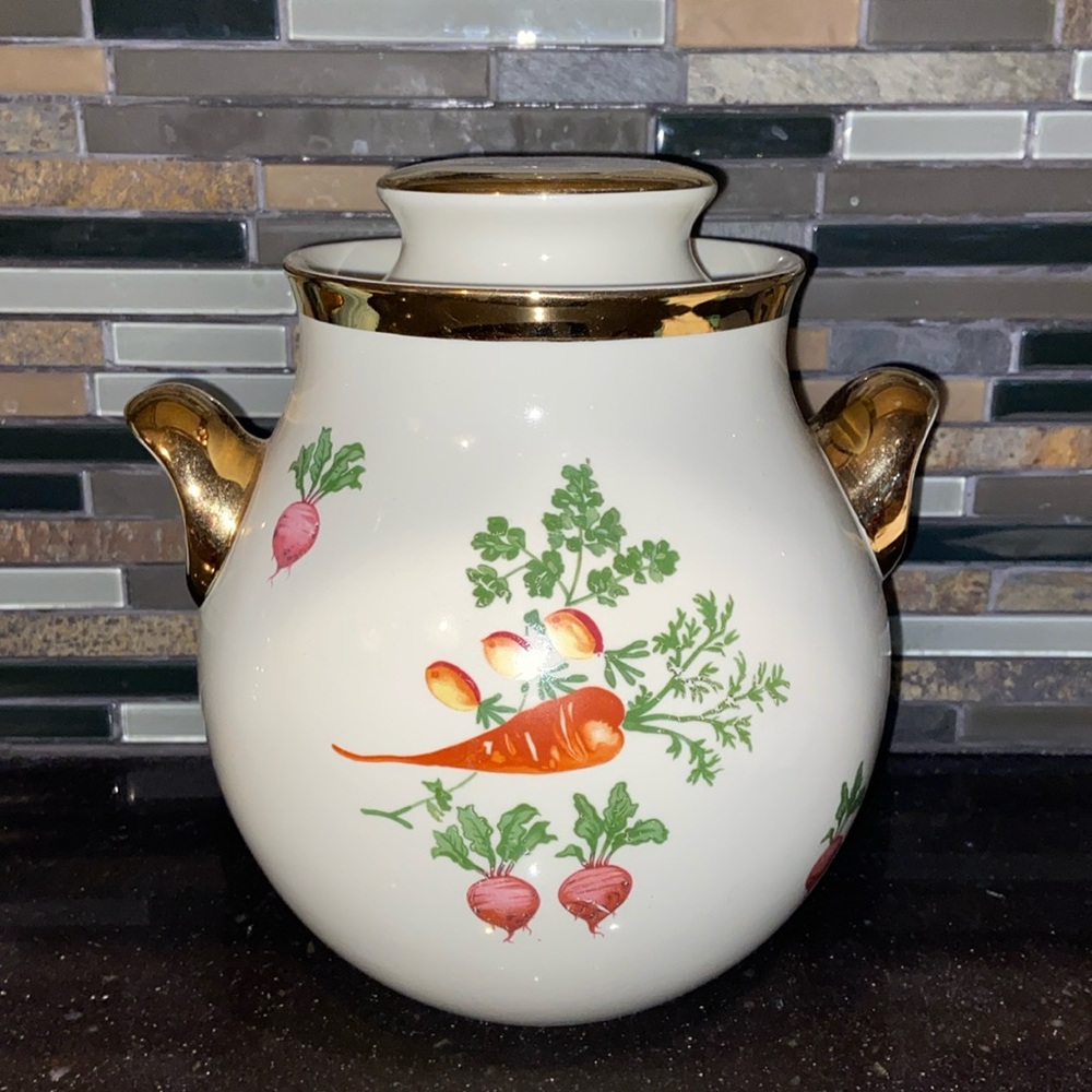 Golden carrot vegetable cookie jar (rare).